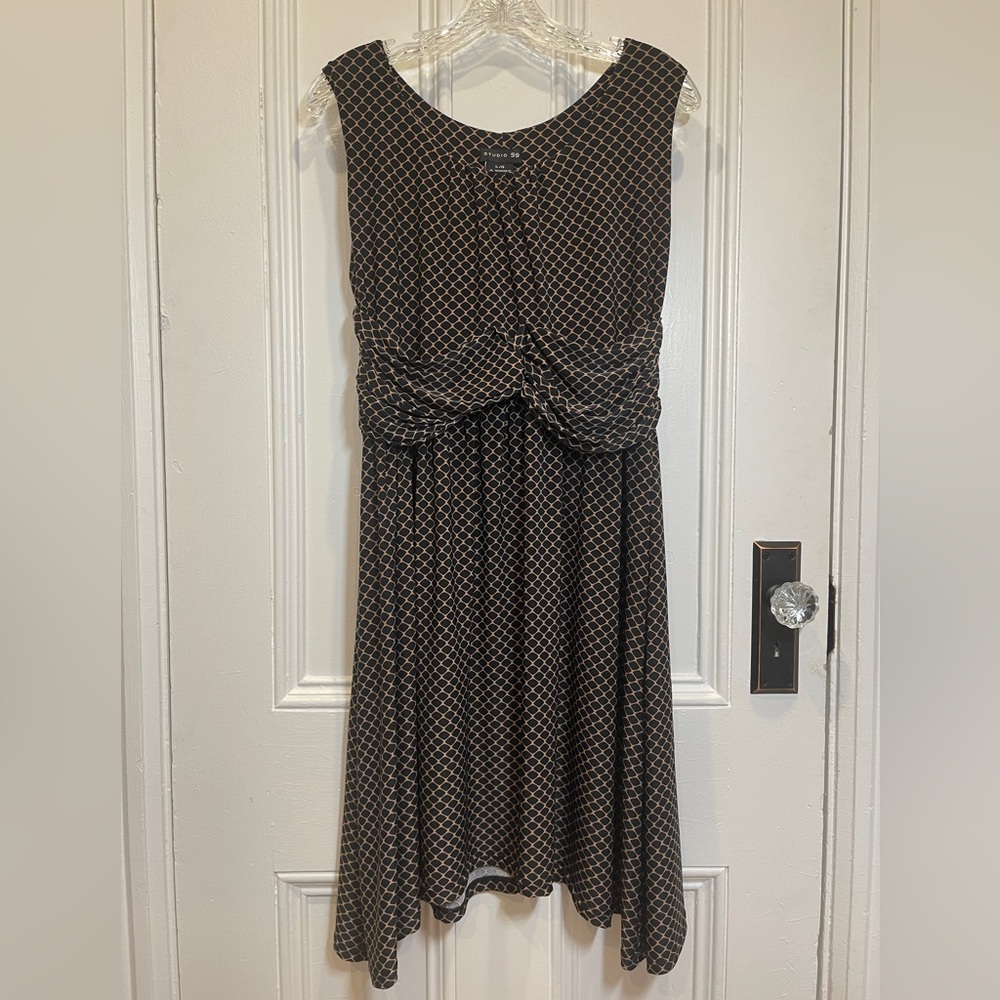 Studio 59 Black and Brown Patterned Sleeveless Dress with Waist Gathered Accent